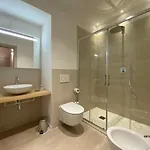 Amirooms Pensión 4*