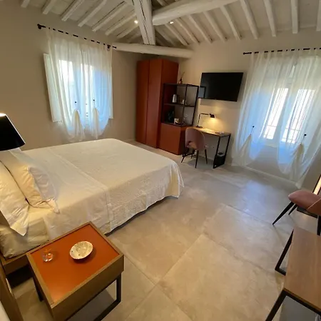 Amirooms Pensionat 4*